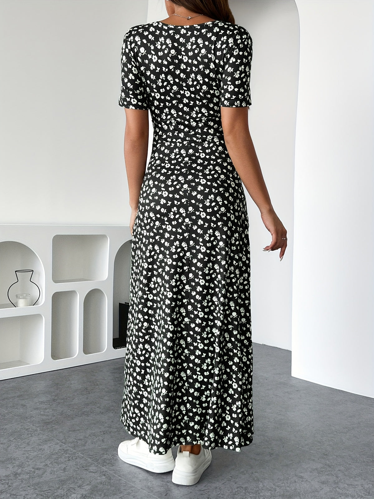 Rosalie | Floral V-Neck Summer Dress