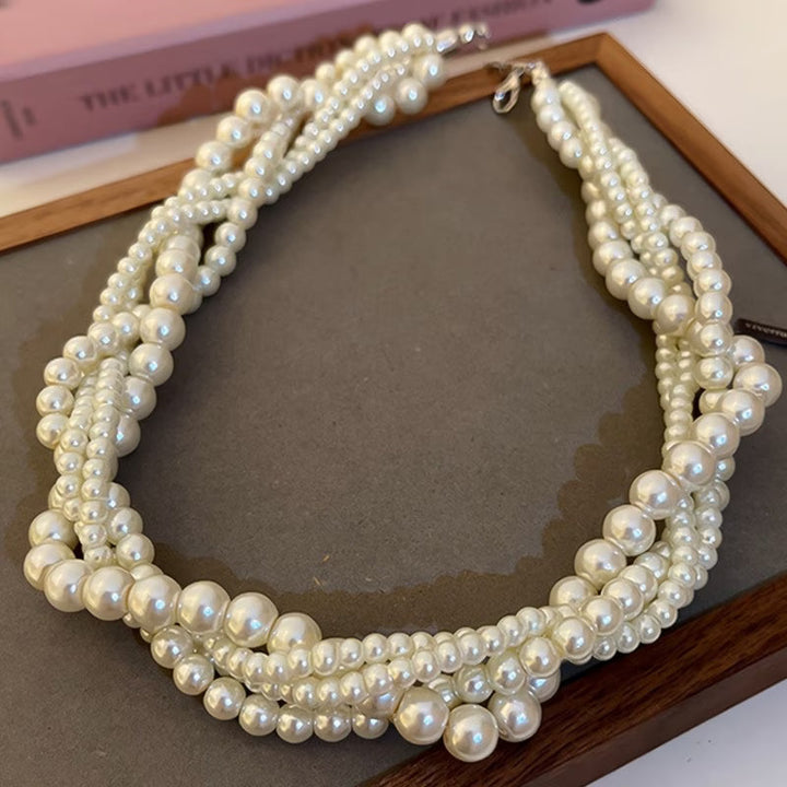 Elegant Statement Pearl Necklace