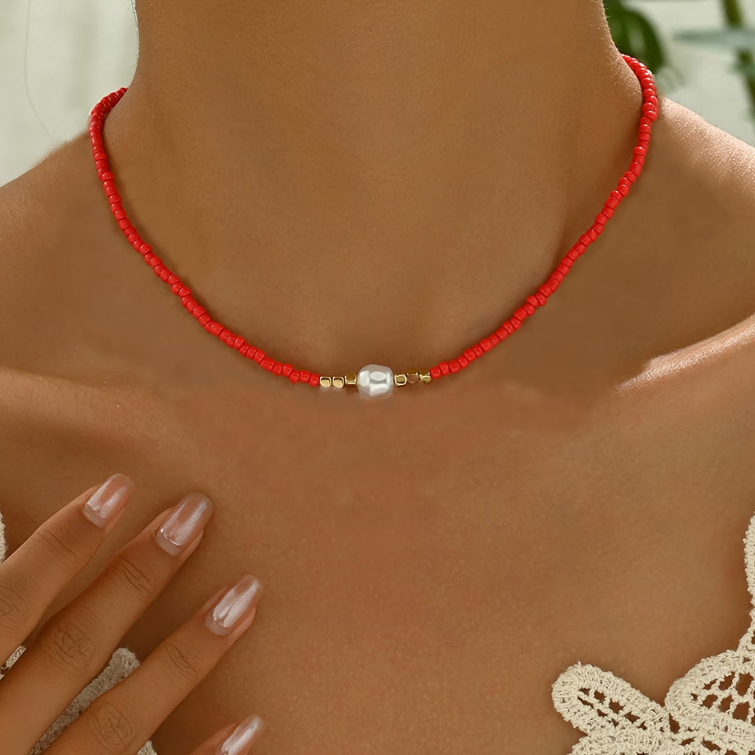 Minimal Pearl Necklace