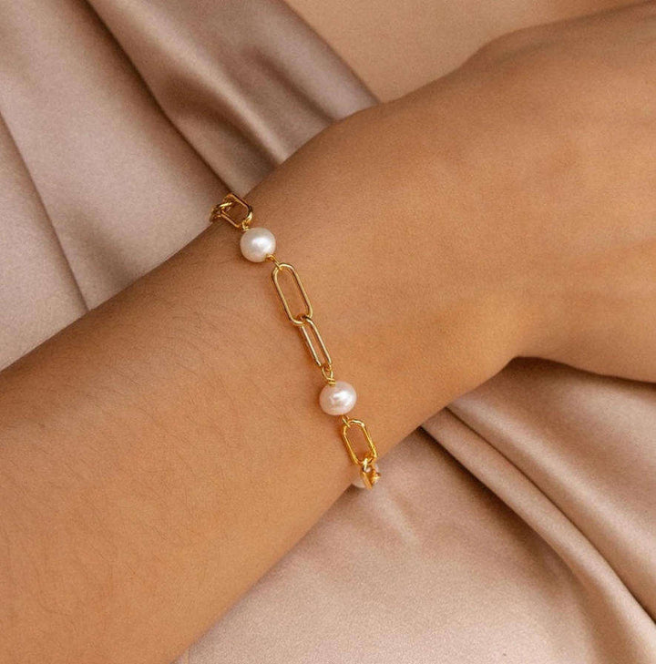 Timeless Pearl Chain Bracelet