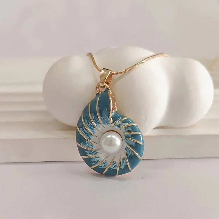 Seashell Pearl Pendant Necklace