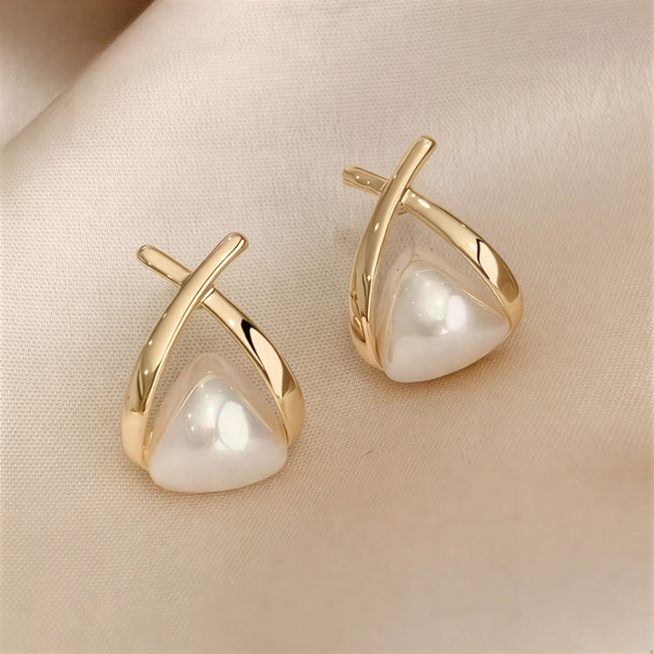 Everyday Pearl Class Earrings