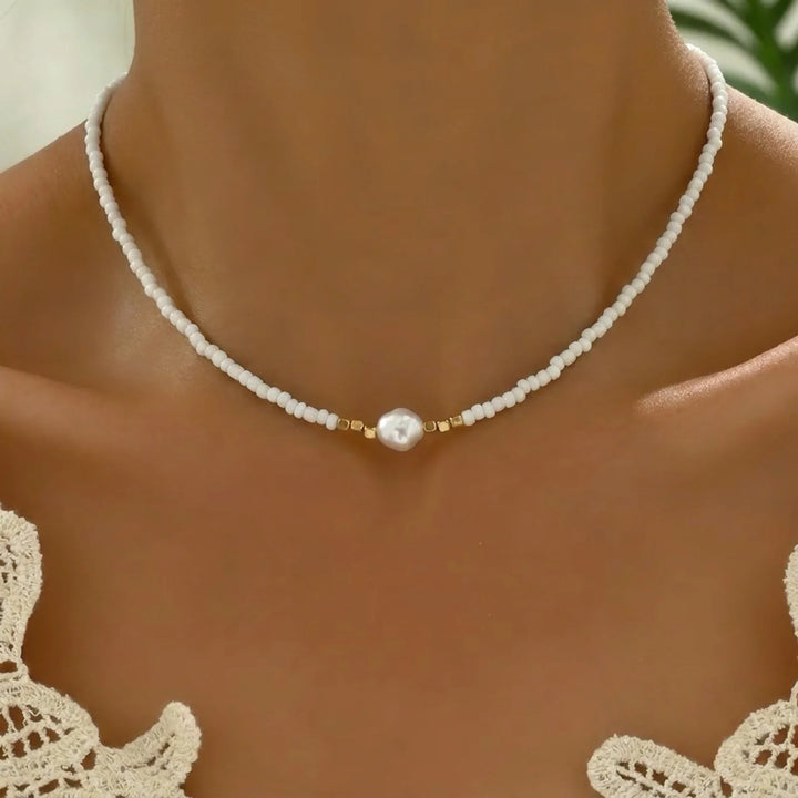 Minimal Pearl Necklace