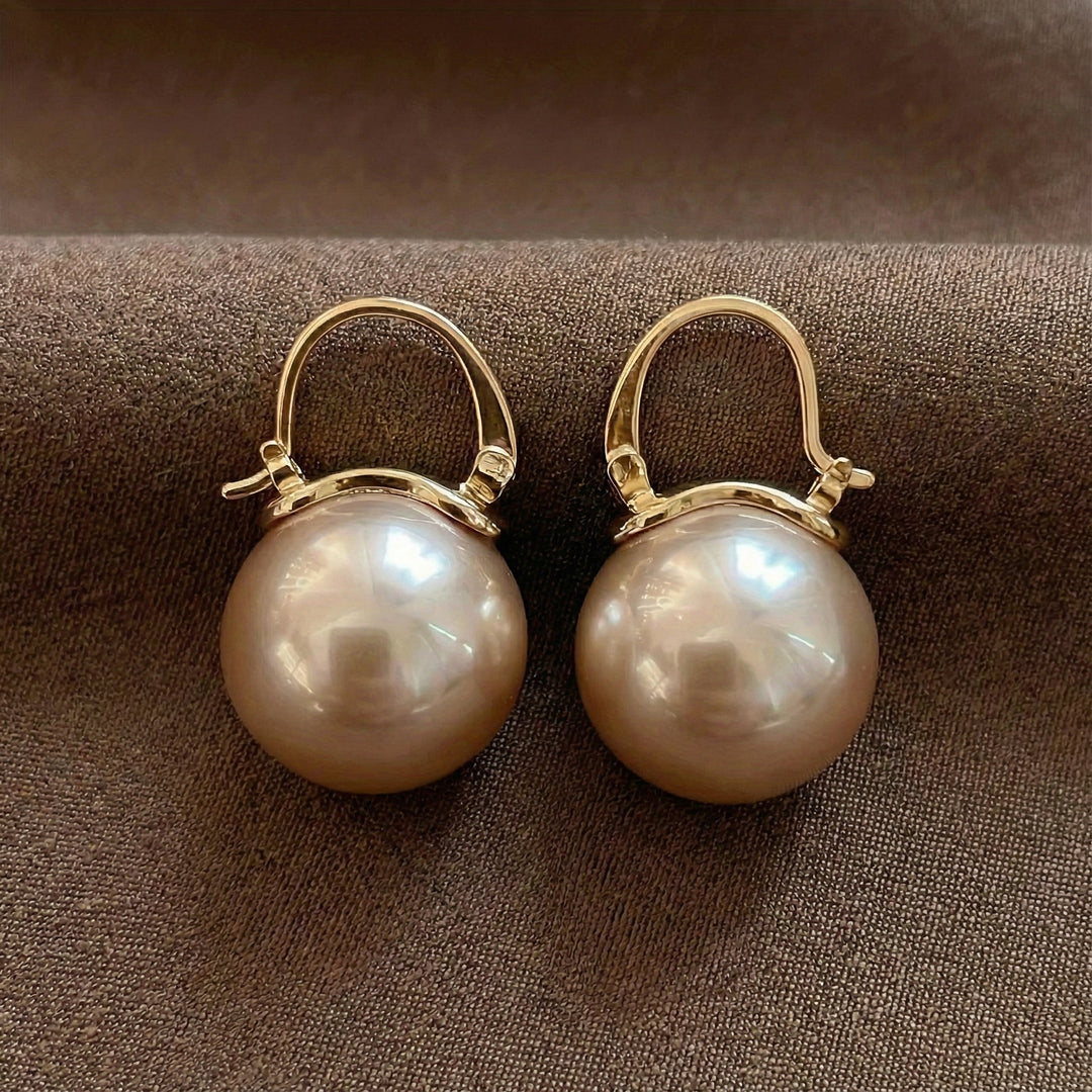 Touch of Pearls Earrings