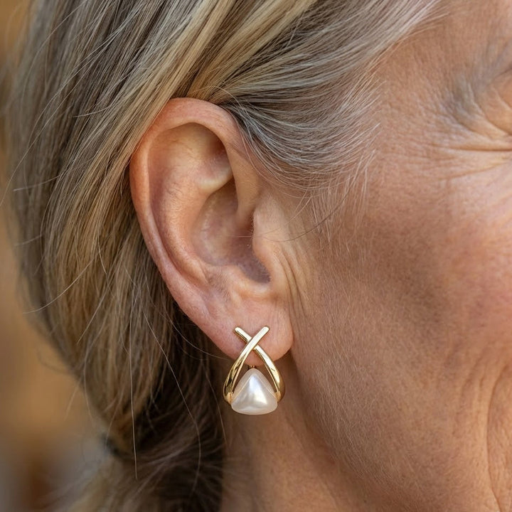 Everyday Pearl Class Earrings